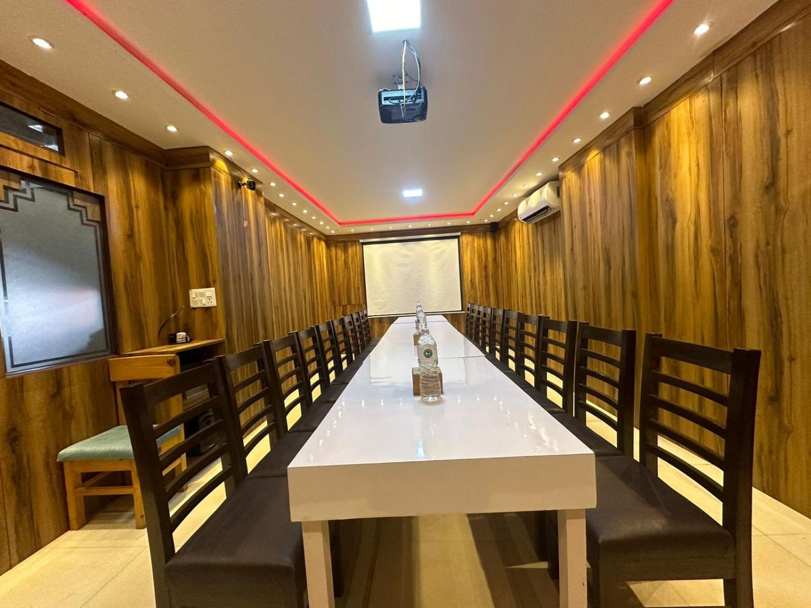 Hotel Edingo Inn Itahari Zewnętrze zdjęcie